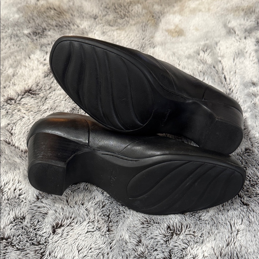 Clarks‎ Artisan Sugar Maple Black Leather Slip-On Pump Block Heel Women’s 9 Shoe - Picture 8 of 9